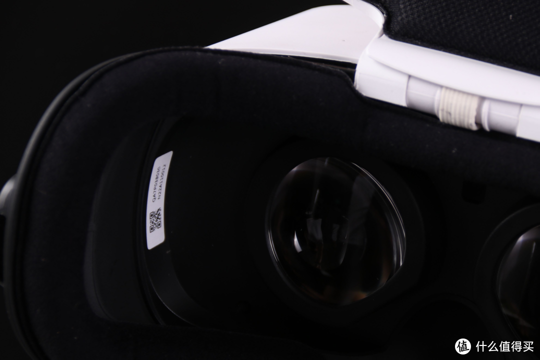 奇遇Dream Pro VR一体机，打造专属家庭影院