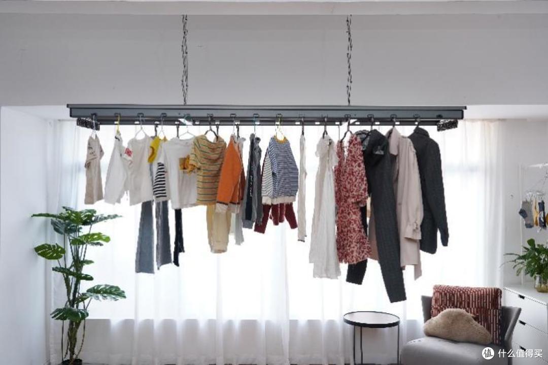 我家阳台的电动晾衣机对升旗式晾衣说no