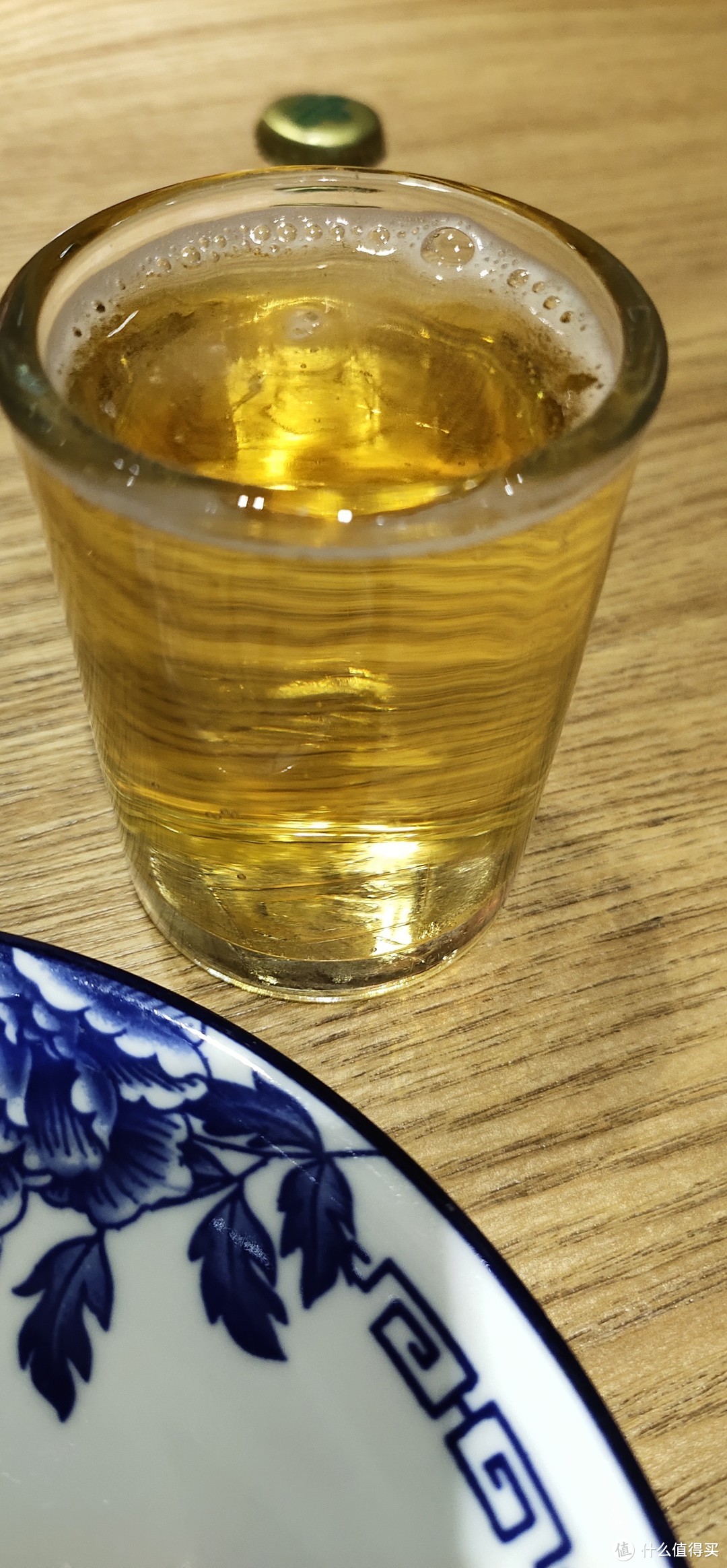 青岛人心中的“二厂青啤”怎么样？洋啤酒爱好者今天出门吃饭只能喝这个，那就给大家讲讲吧。