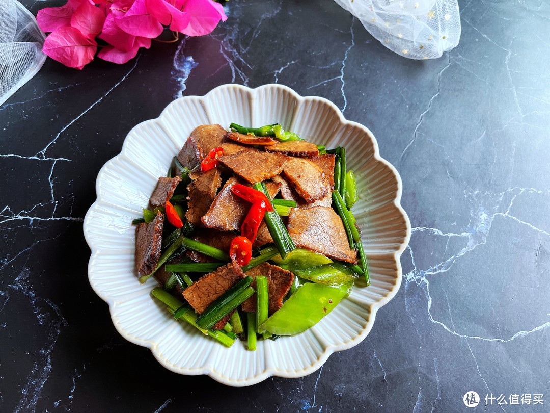 雨季来临，这菜是“宝贝”！几块钱一斤，温中袪寒，常吃对身体好