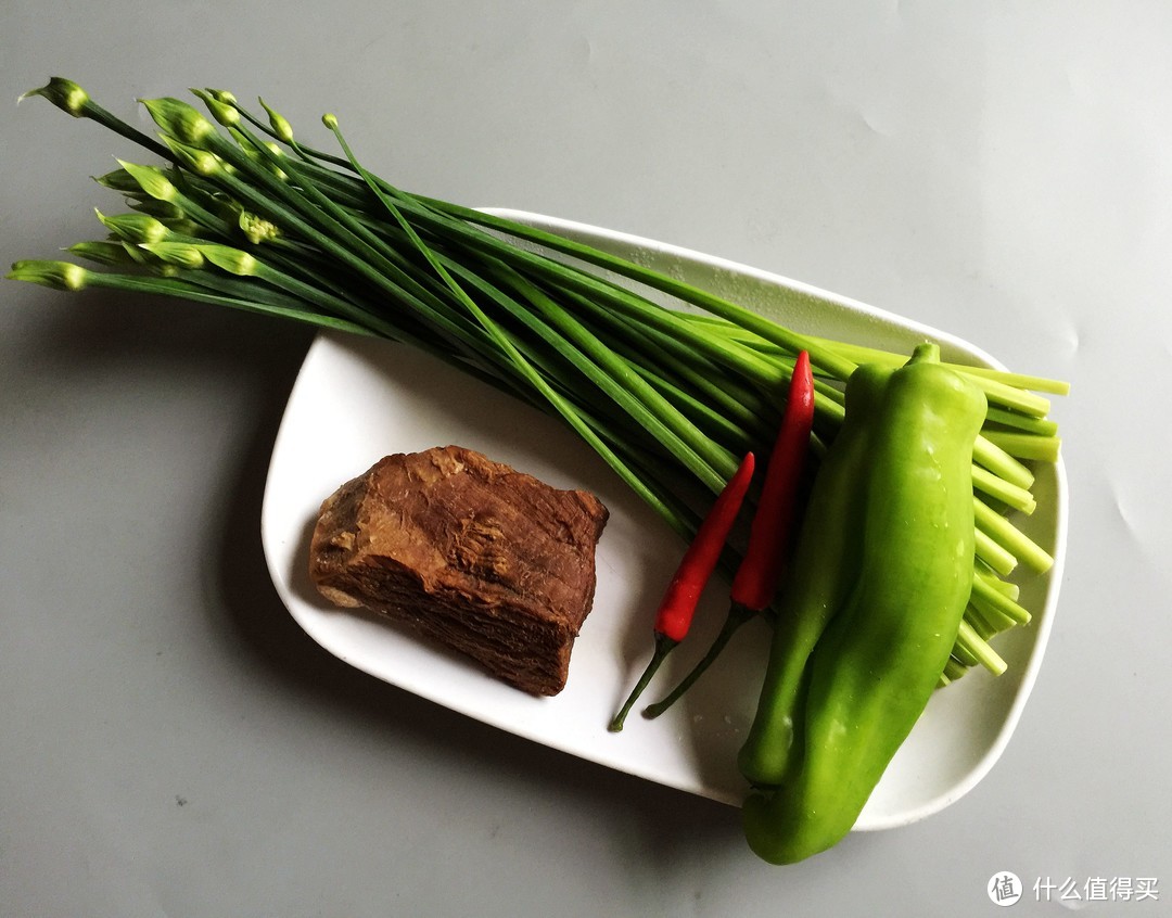 雨季来临，这菜是“宝贝”！几块钱一斤，温中袪寒，常吃对身体好