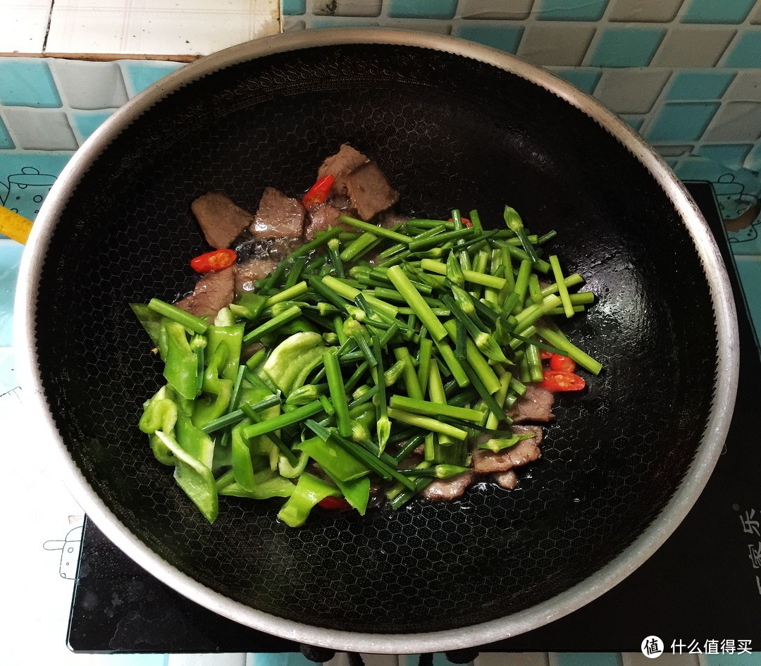 雨季来临，这菜是“宝贝”！几块钱一斤，温中袪寒，常吃对身体好