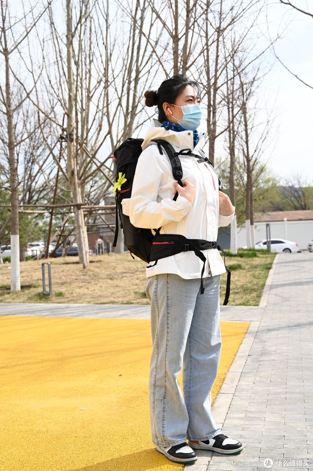 轻盈的大容量登山包，背负轻松透气更好，徒步旅行好伙伴