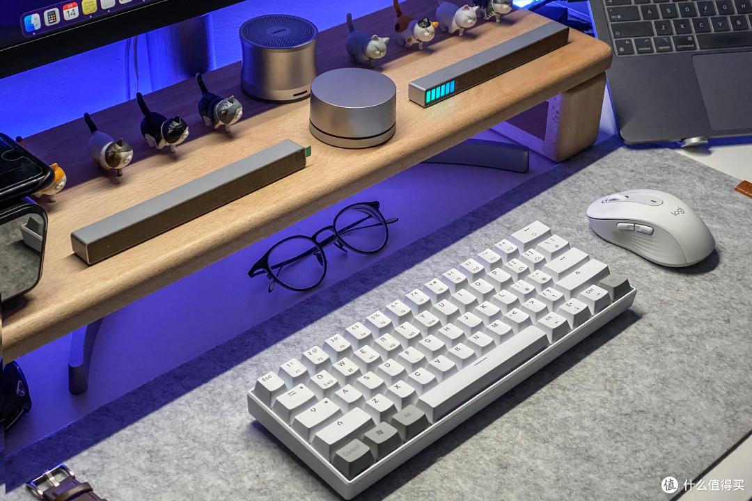 入手一款电脑桌面增高架