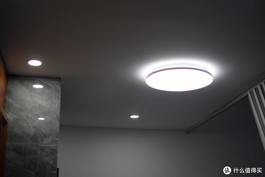 支持米家的京东京造智能吸顶灯：无极调光，打造性价比温馨之家！