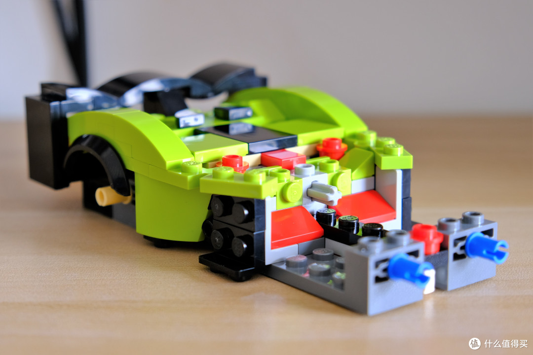 陆地上翱翔的双翼——lego 乐高超级赛车系列 76910 阿斯顿·马丁套装