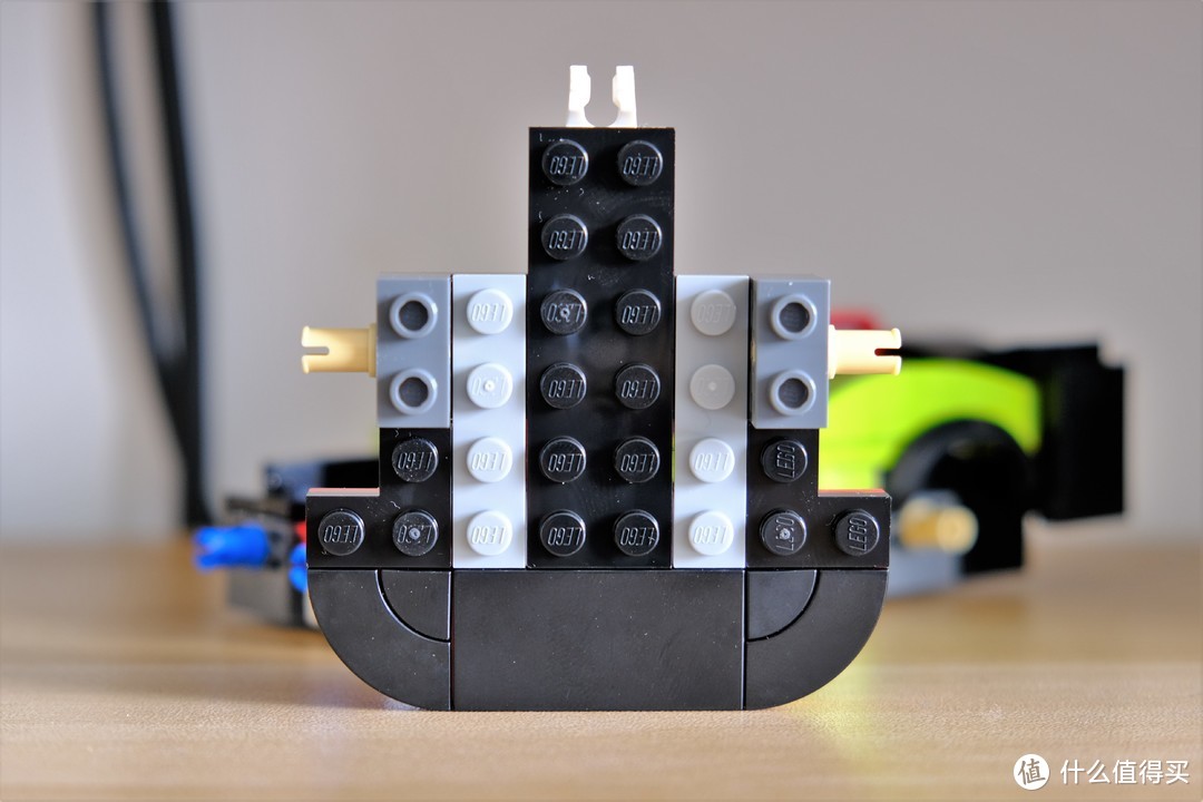 陆地上翱翔的双翼——LEGO 乐高超级赛车系列 76910 阿斯顿·马丁套装