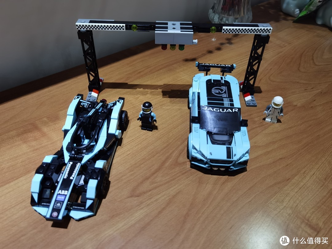 测评乐高LEGO76898捷豹电动赛车套装