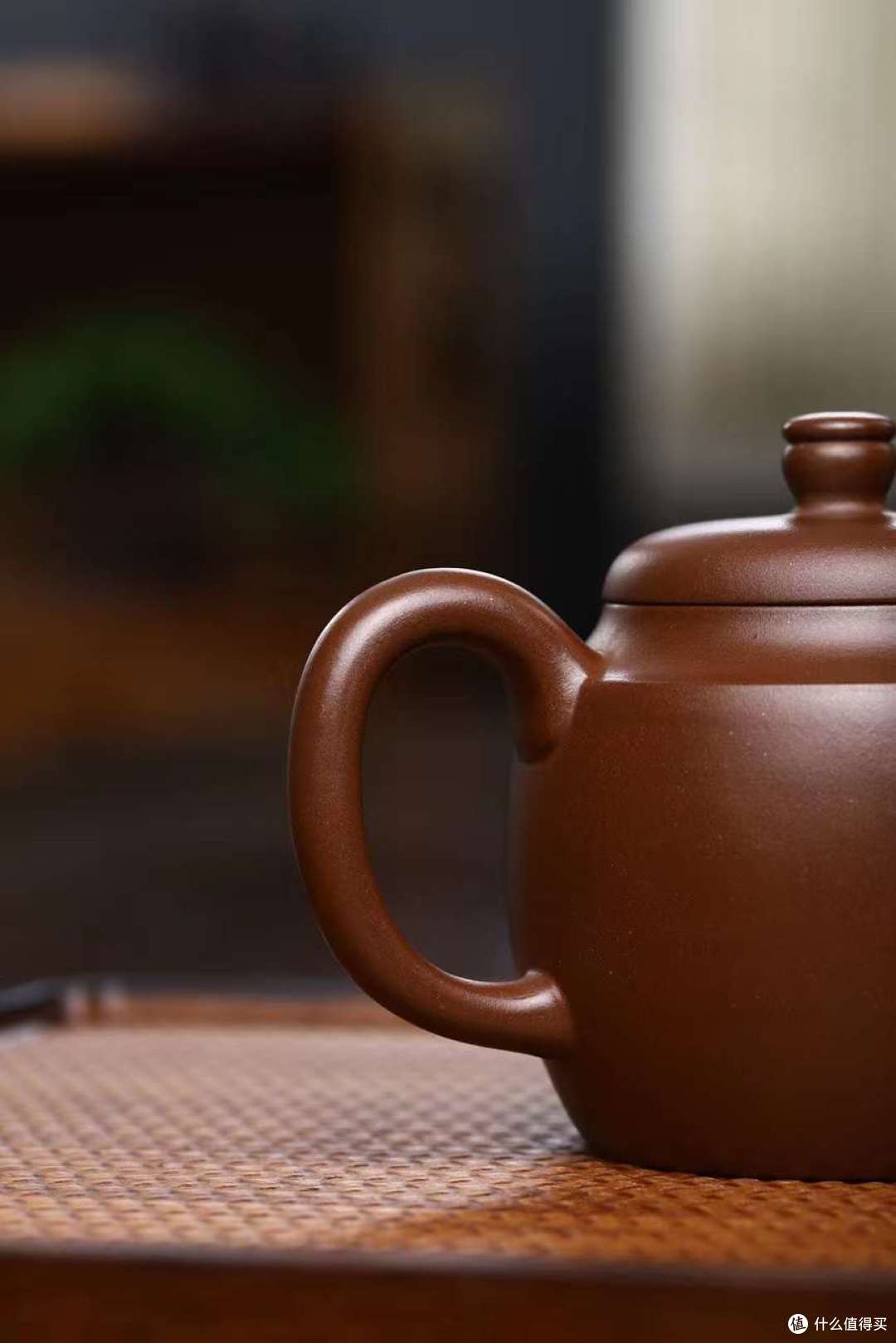 高执壶 — 碧沉霞脚碎,香泛乳花轻