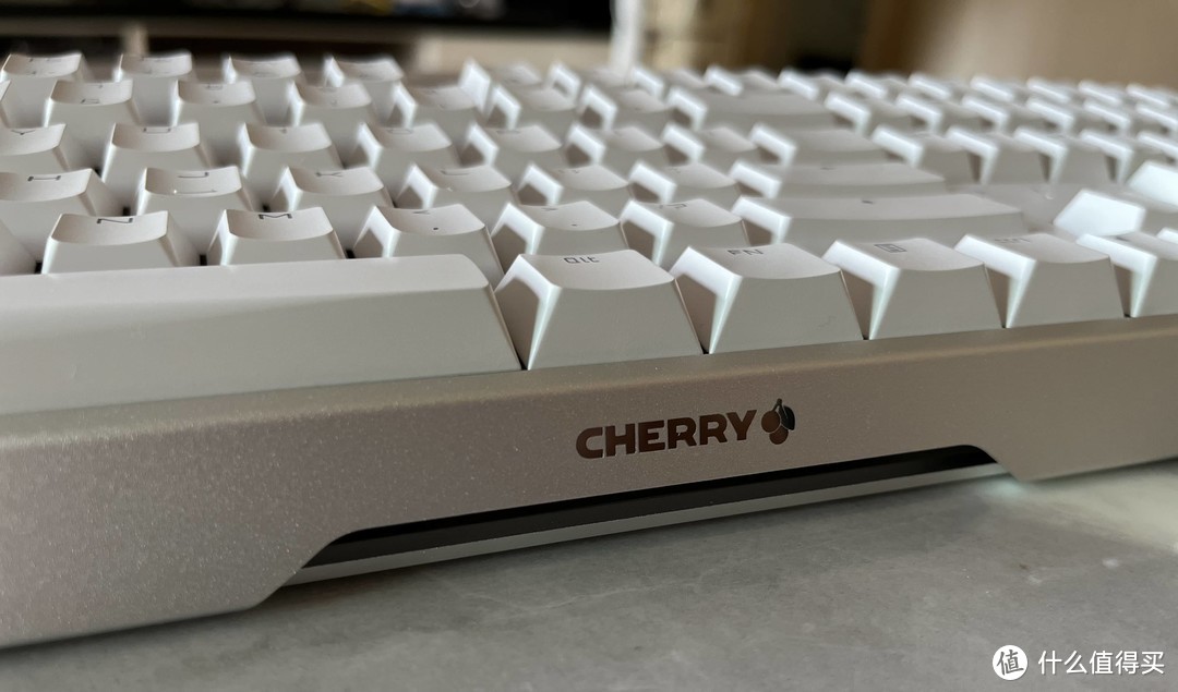 从圈友那搞了一套全新德味的Cherry原厂静音红轴机械键盘来体验：CHERRY MX 3.0S 无线机械键盘实测分享