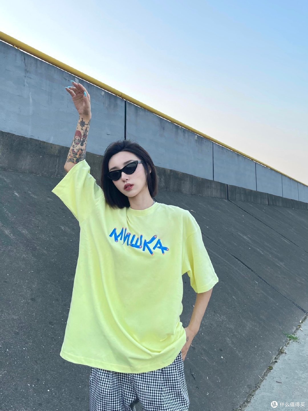 潮t是夏天的必备 穿搭小技巧_女装_什么值得买