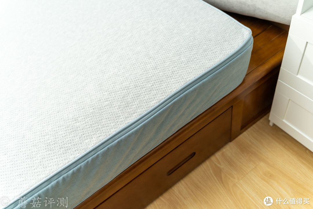 软硬兼具，好睡舒适、网易云舒零压感软硬两用弹簧床垫 体验评测