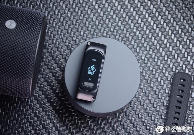 功能丰富，仅24.5克的运动健康智能手环：佳明GarminSmart 5简评