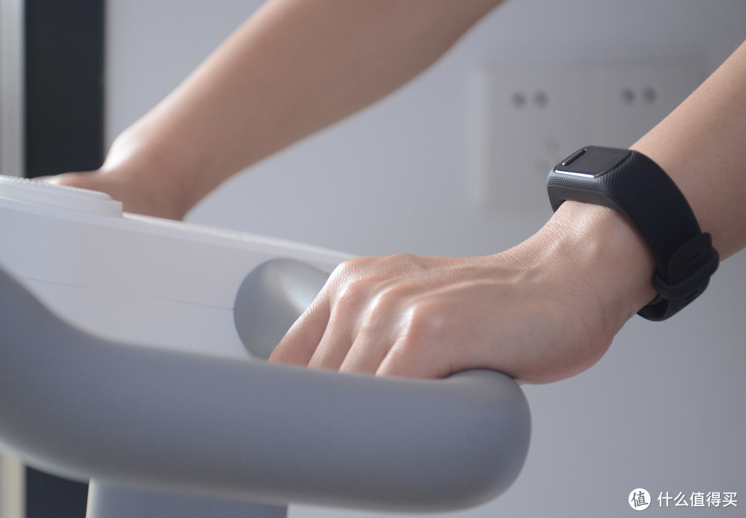 功能丰富，仅24.5克的运动健康智能手环：佳明GarminSmart 5简评