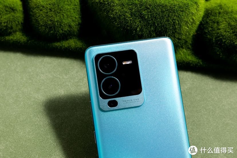 vivo S15系列手机登场，澎湃性能给你满帧游戏体验