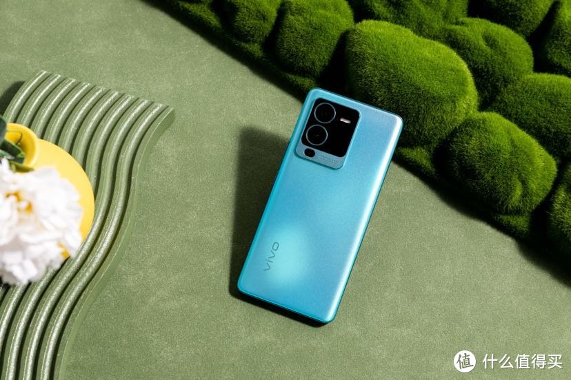 vivo S15系列手机登场，澎湃性能给你满帧游戏体验