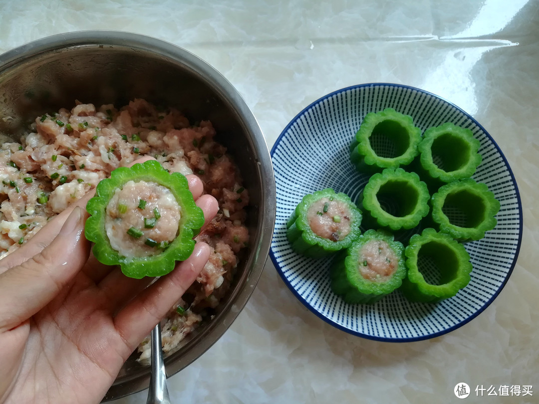 小满时节吃苦瓜，清凉消暑祛火，比喝凉茶管用，5元能买3斤