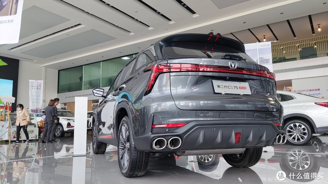 潮男变形记进店体验长安第二代cs75plus