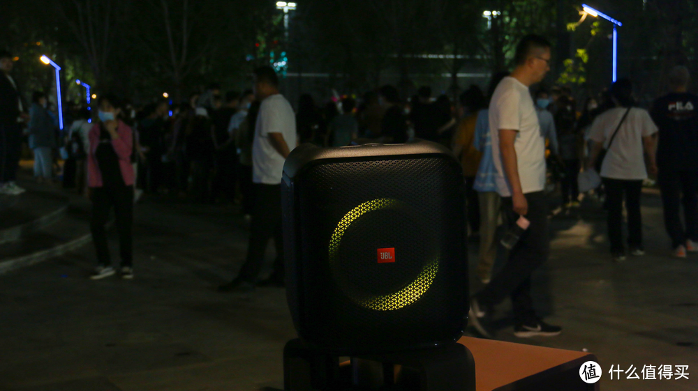 JBL PARTYBOX户外便携音箱：传奇音效，音乐战将，气氛担当
