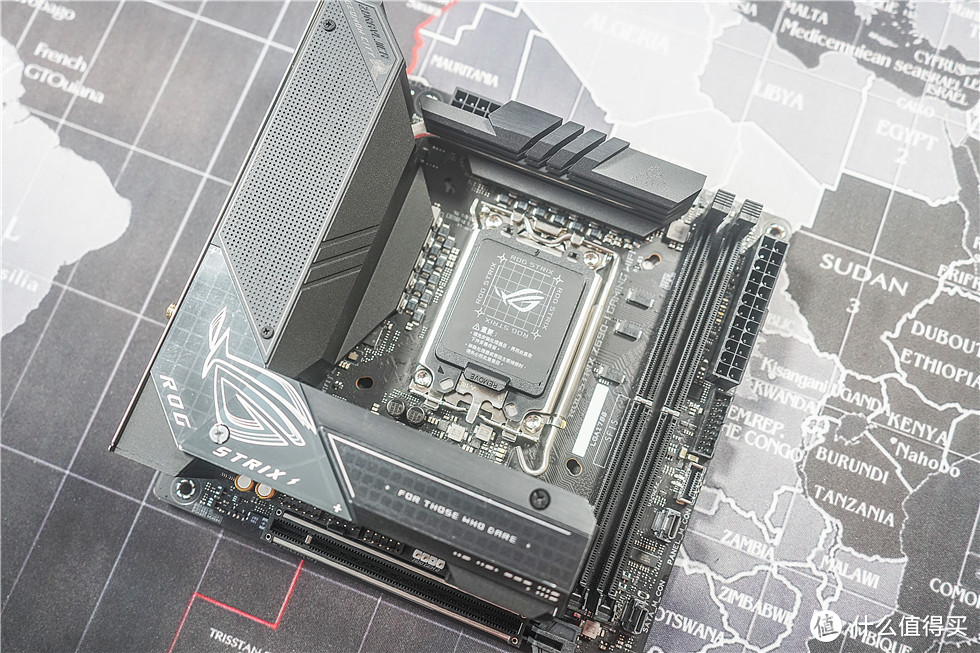 12600K+ROG Z690i+3060Ti+分形工艺Torrent NANO RGB装机记