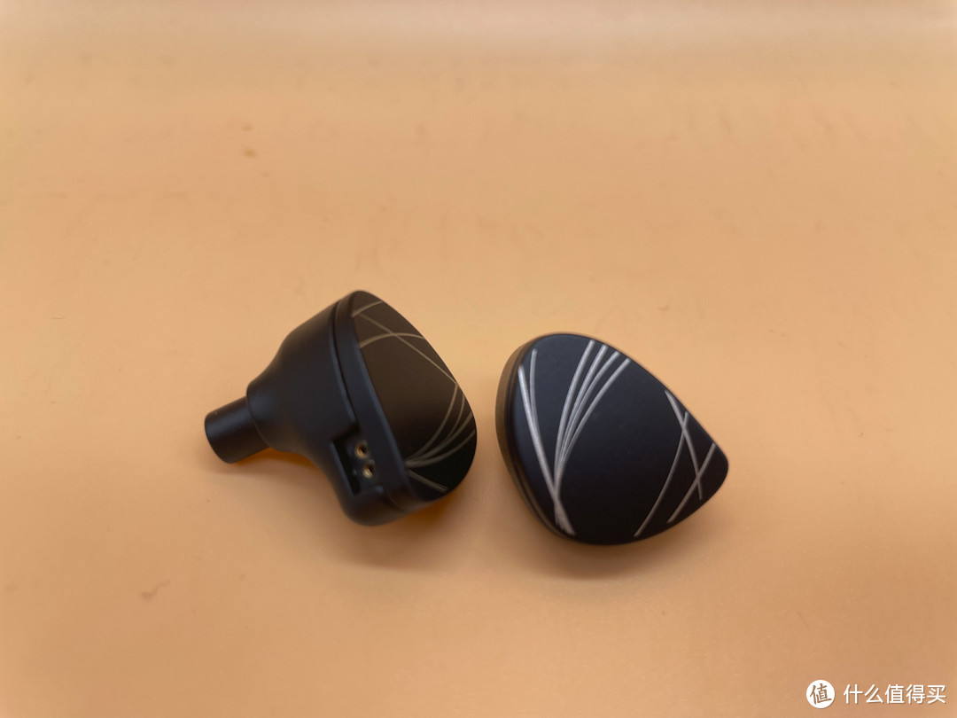 无线蓝牙耳机时代，399元的水月雨Aria HiFi耳机还值得买吗？