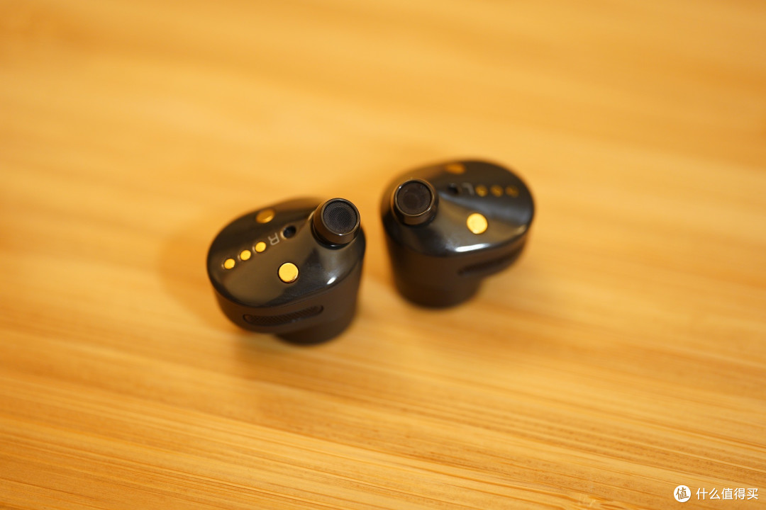 虽然是tws耳机也可以hifi谈谈bowerswilkinspi5