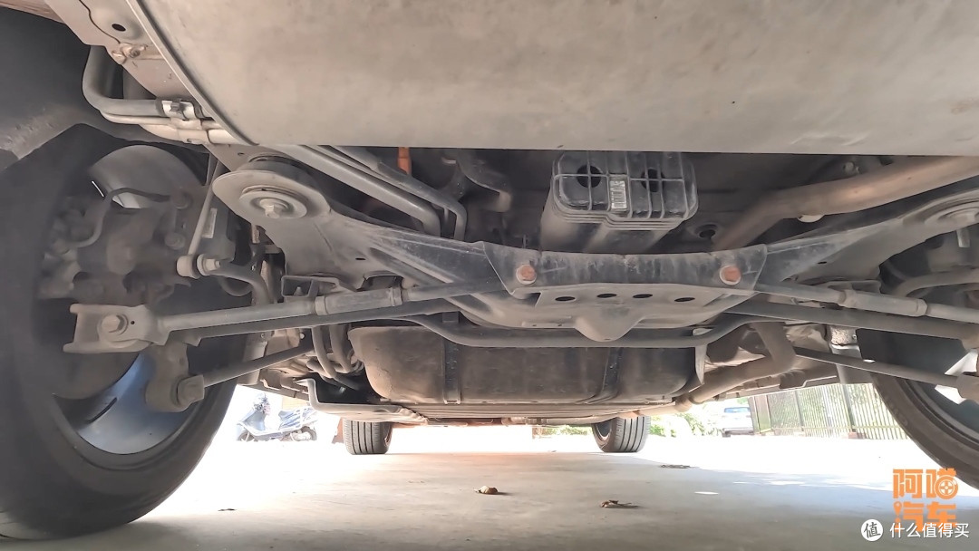 十几万最值得推荐的suv比亚迪宋plusdmi月销两万台靠什么