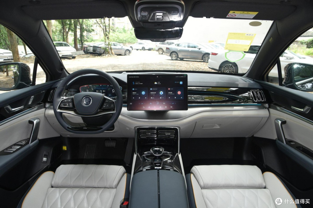 续航可达730km外形很帅气可选装6座带你看新款比亚迪唐ev