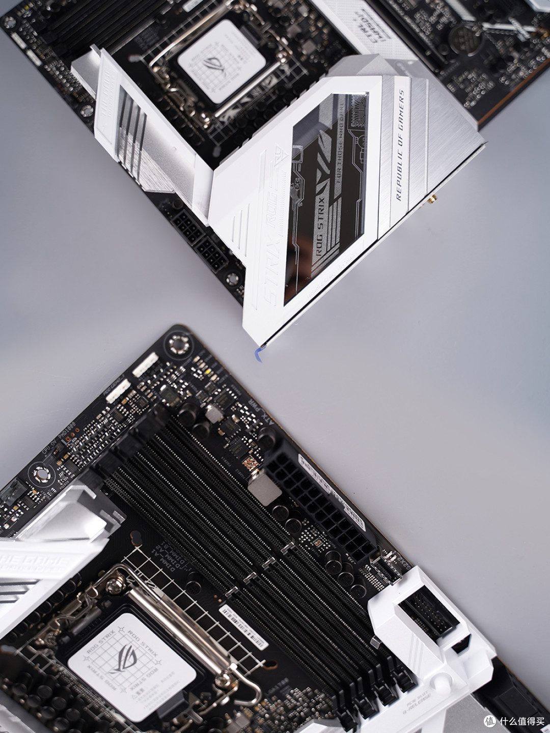 12900kfrogz690吹雪rtx3090ti星曜贼船x5000极地白装机展示