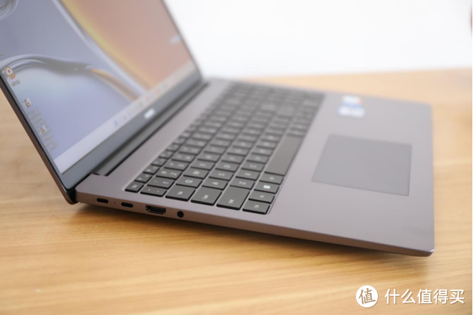 华为MateBook D 16评测：大屏高能且轻巧，首发Metaline天线技术