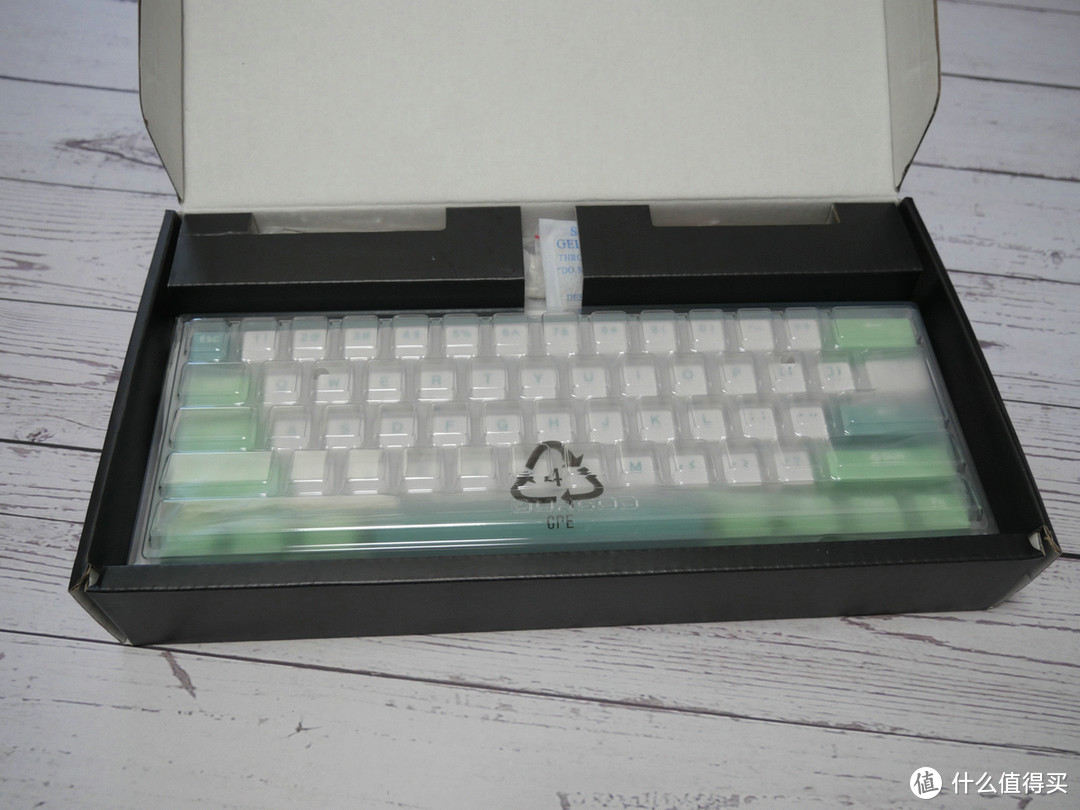 桌面精灵：小巧好用高颜值，杜伽K330w plus机械键盘使用体验