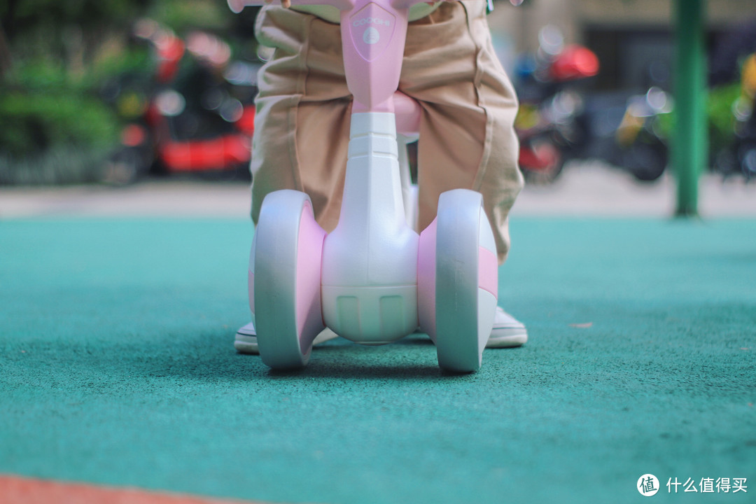 让宝宝学步的高颜值玩具，酷骑儿童滑步车体验