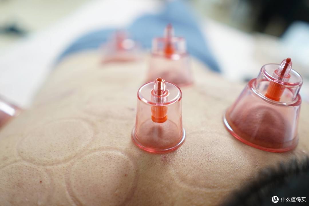 02左点智能走罐器刮痧拔罐样样精通