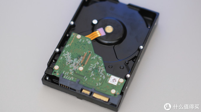 大容量、高性价比首选：西部数据(WD)蓝盘 4TB台式机械硬盘