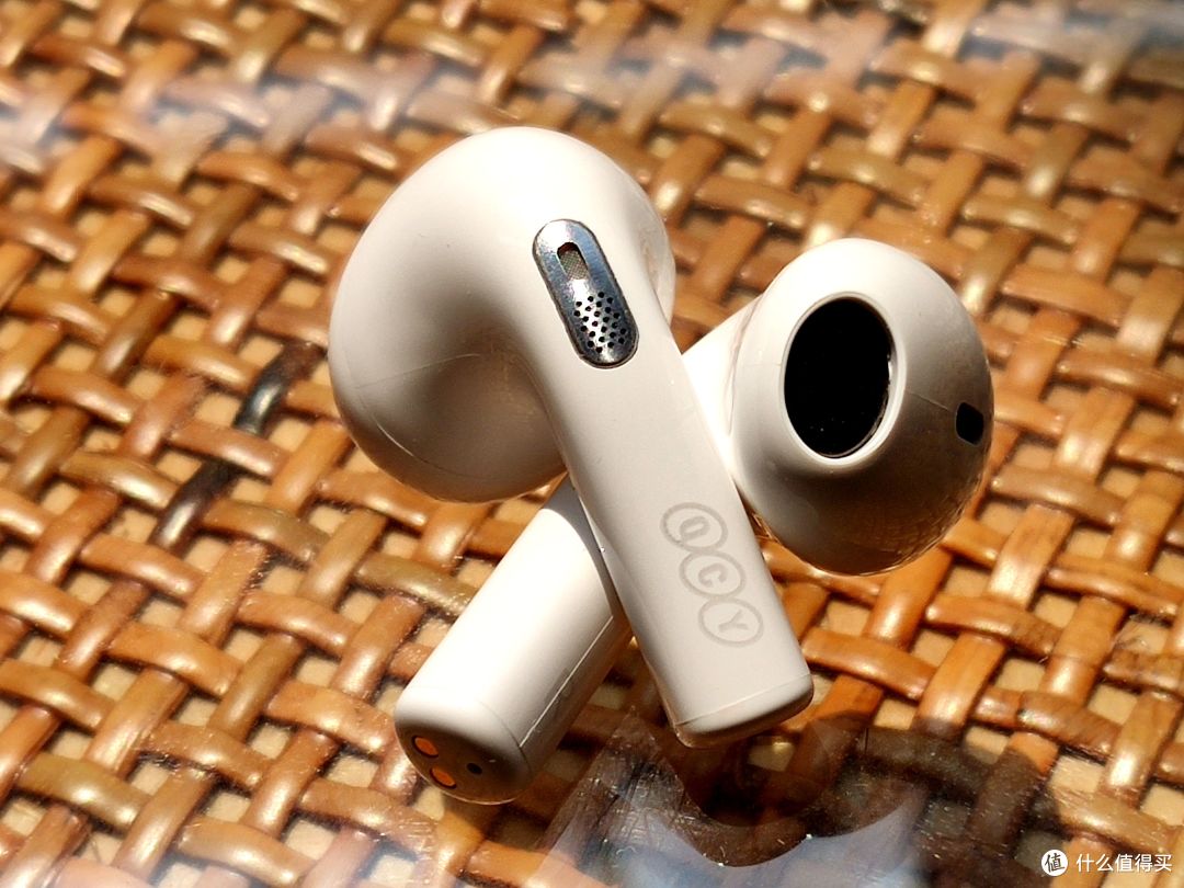 颜值配置俱佳的百元耳机qcyailypods蓝牙耳机轻体验