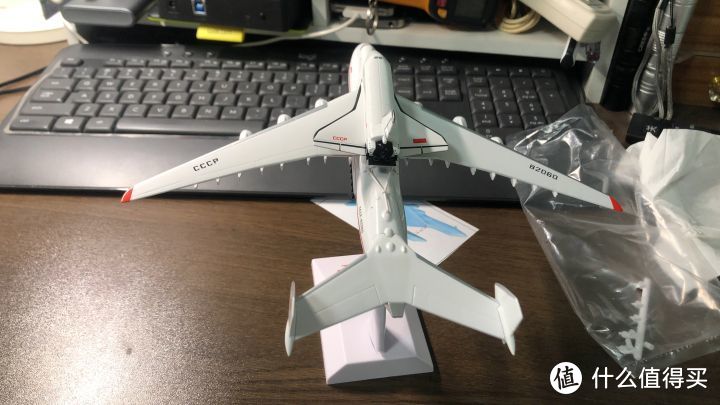 223包邮的苏联版安225+暴风雪号1/400模型开箱测评