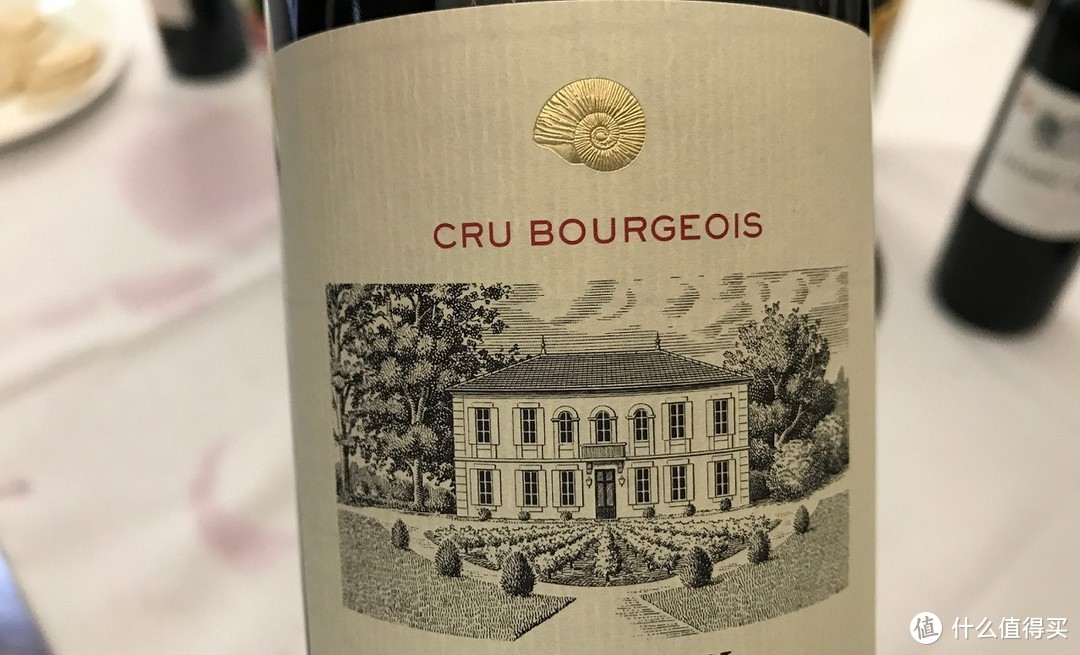 中级庄“Cru Bourgeois”是目前最大的价值洼地，网上酒商价格内卷严重，价格非常好