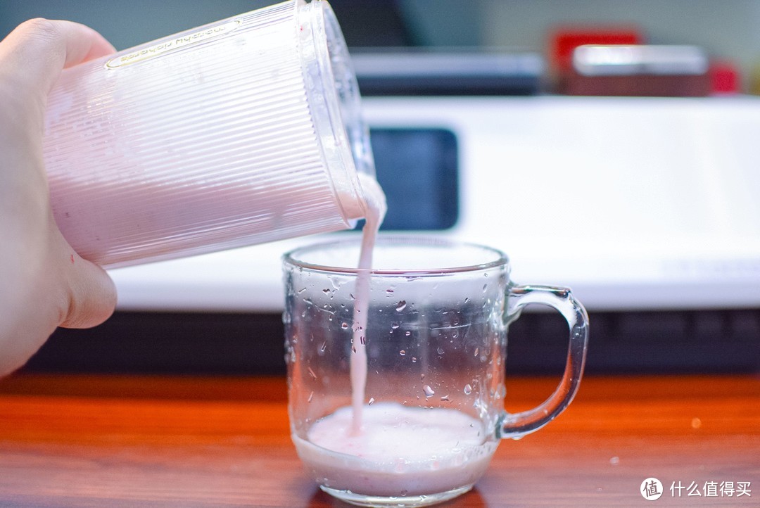再也不喝奶茶了！入手摩飞榨汁杯：3分钟搞定健康营养水果奶茶