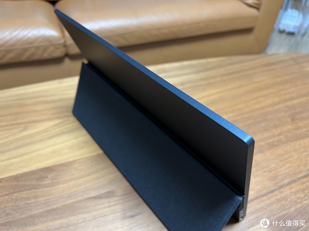 年轻人的第一块OLED？Mac、次时代主机的完美搭档：CForce OLED 便携屏体验