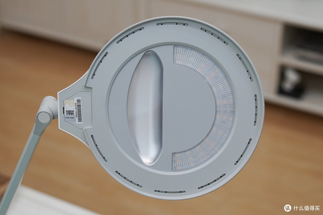 爱德华医生护眼灯体验一切为了护眼着想