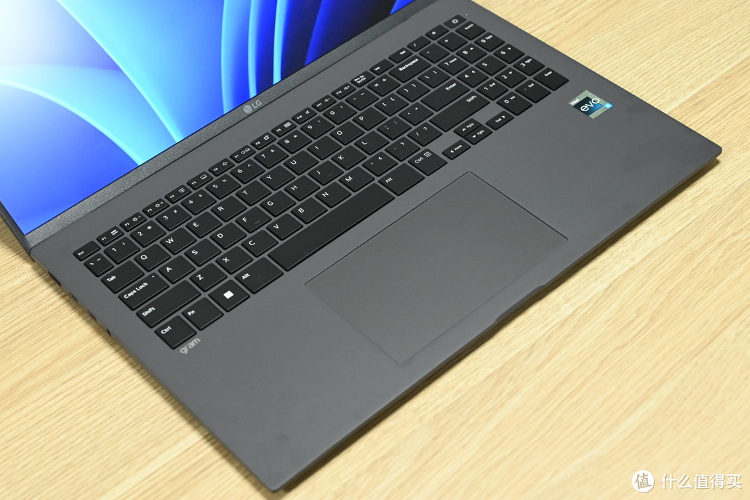 轻薄、大屏还持久：LG gram 16 2022款轻薄笔记本电脑体验分享