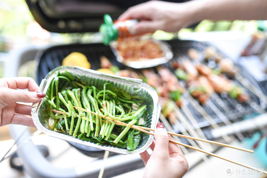 来一场全新BBQ体验吧，精致露营和美国 Weber 户外烧烤炉套装更配哦