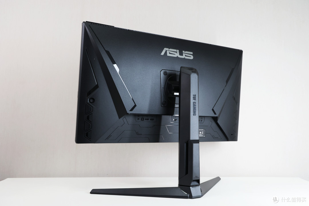 快如闪电的4k144hz电竞利器华硕tufvg28uql1a显示器体验评测