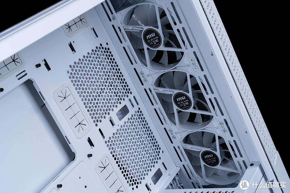 永夜冰龙 —— 微星白色全家桶装机展示