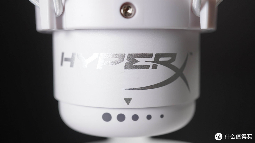 五彩斑澜的白 - HyperX 极度未知 声浪S RGB麦克风