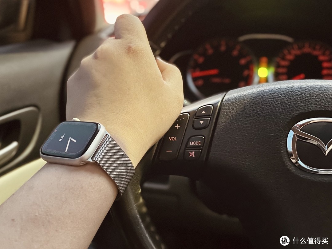 Apple 苹果 Watch Series 7 智能手表，体验后发现离不开了