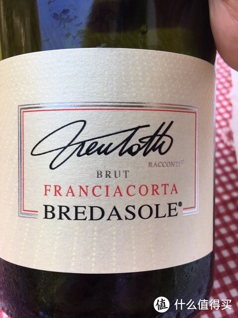 Franciacorta是意大利水准最高的起泡，香槟在意大利的版本，不过太小众，国内很难购买到