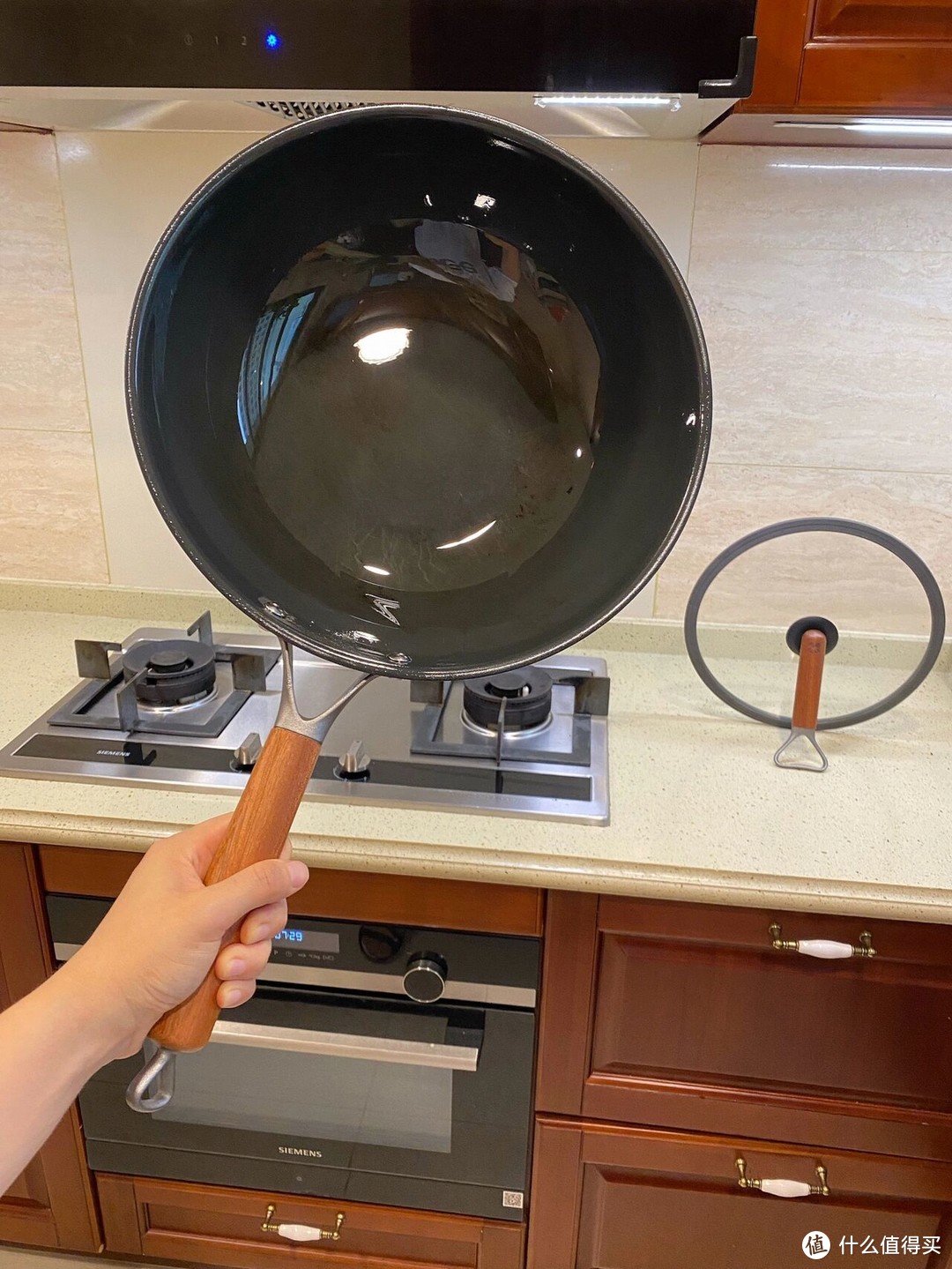 炒菜用的锅，到底应该选铁锅，还是不粘锅？