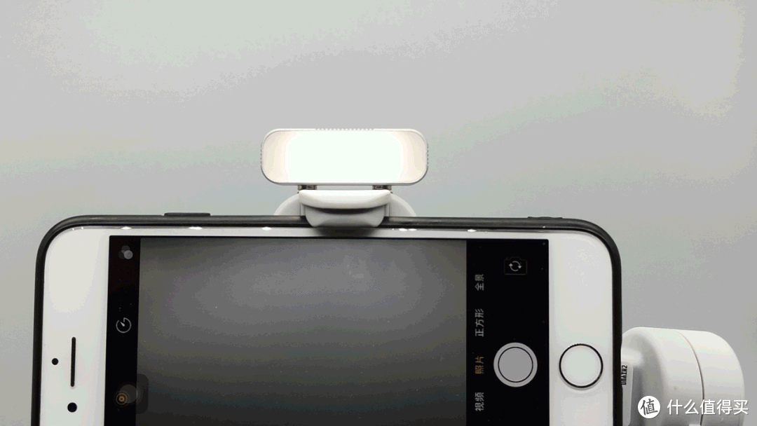镜头不够广、光线不够亮，智云SMOOTH-Q4手机智能云台都能帮你解决