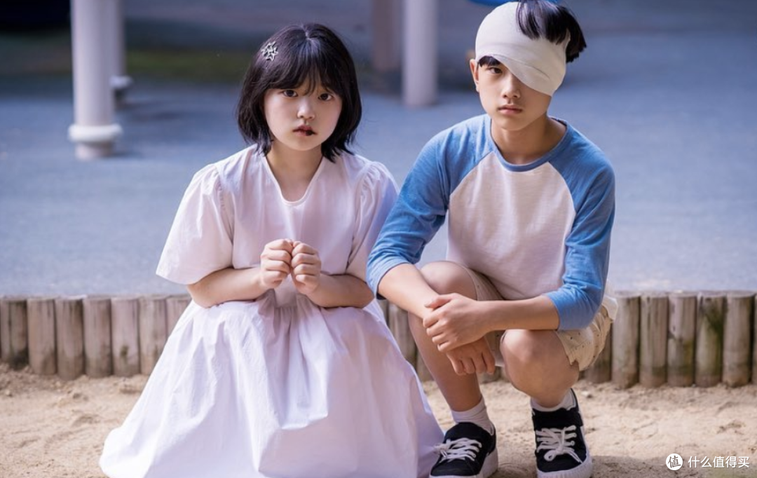21岁女星演12岁少女竟无违和感,除了天生优势,穿衣方面也十分减龄!